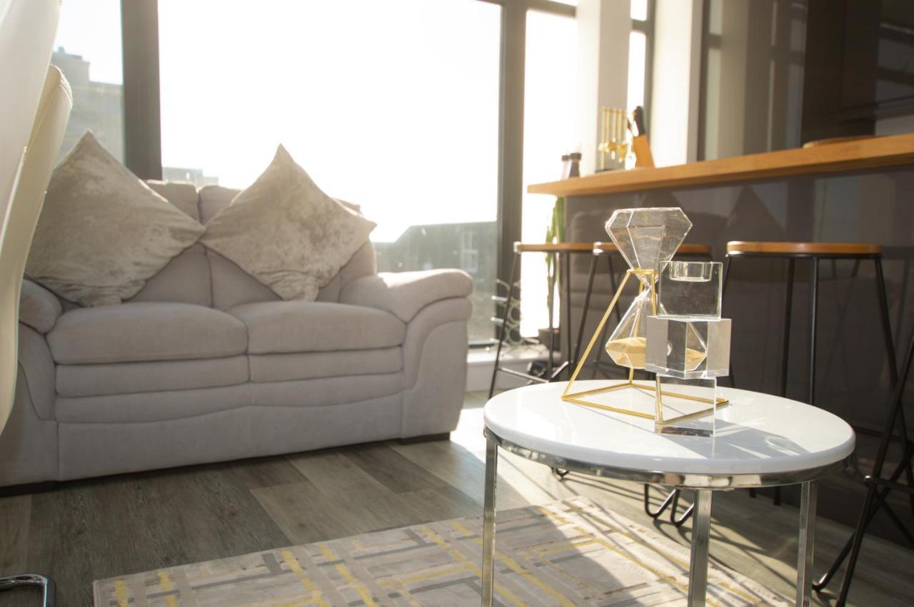 * Panoramic Penthouse With Sea & City Views 본머스 외부 사진